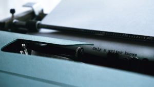 Mehr über den Artikel erfahren #5 hörinsblau — Lügende Dichter?