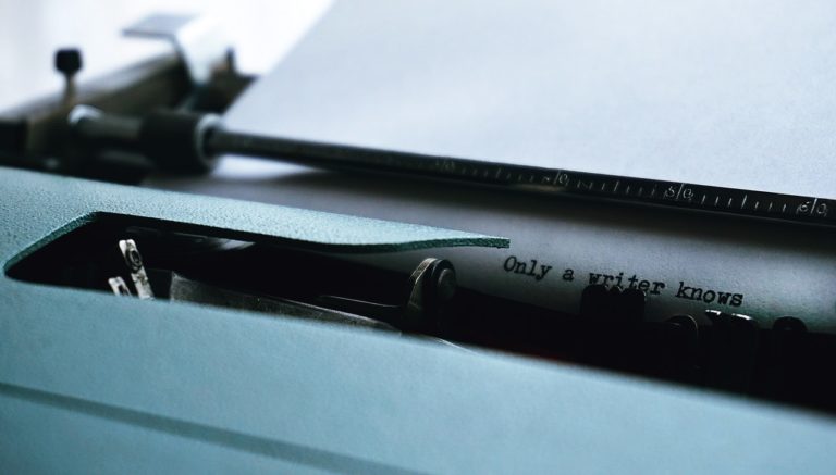 Mehr über den Artikel erfahren #5 hörinsblau — Lügende Dichter?