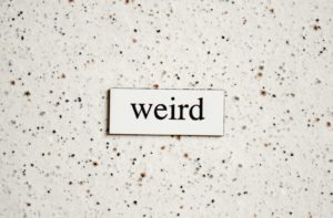 Mehr über den Artikel erfahren Neue Unheimlichkeit, Weirdness und Undeutbarkeit ￼