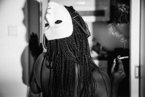 Mehr über den Artikel erfahren «gesichtslos – Frauen in der Prostitution»￼