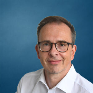 Mehr über den Artikel erfahren „Ist es spannend? Ist es legal? Hat’s ein Geschmäckle?“ — Ein Gespräch mit Holger Sabinsky-Wolf über investigativen Journalismus